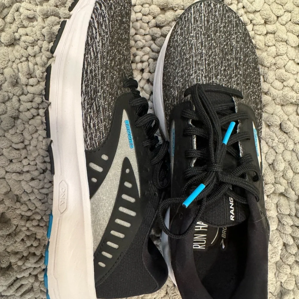 Brooks Black and Gray Running Shoes - Picture 2 of 4